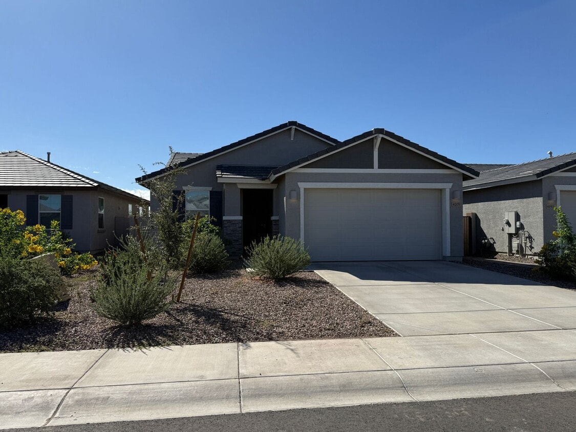 Foto del edificio - Bella Vista Farms 3 bedrooms!!