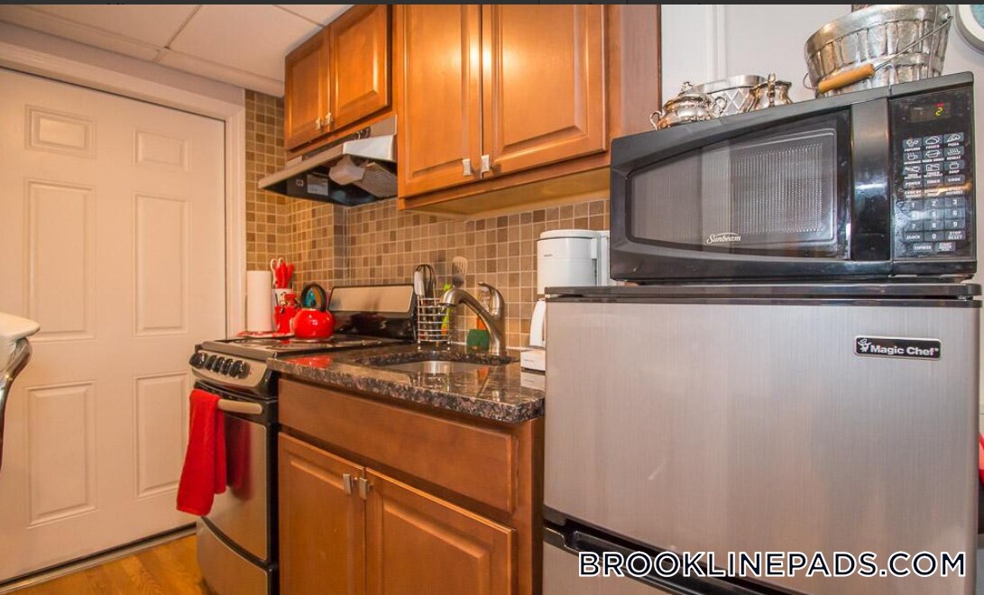 Foto principal - 1029 Beacon St