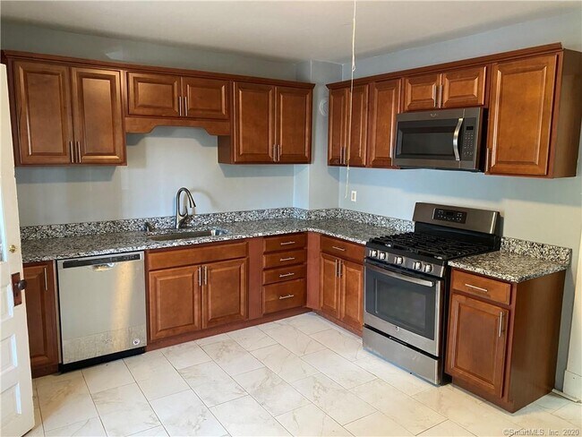 Building Photo - 75 Stack St