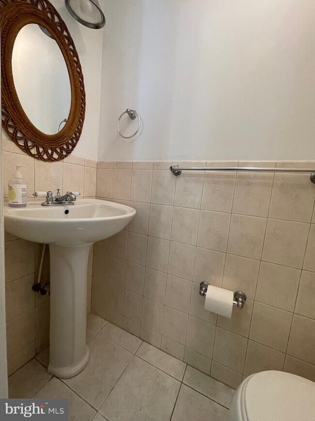 Foto del edificio - 8277 Crestmont Cir