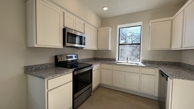 Foto del edificio - Modern Duplex with Granite Countertops in ...