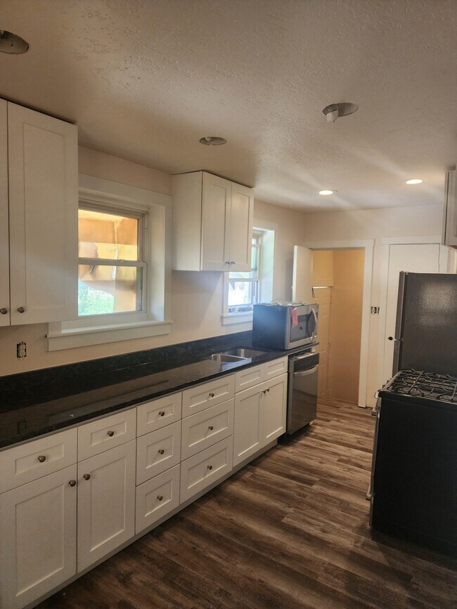 Building Photo - 344 S 100 W