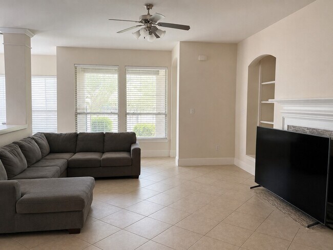Building Photo - 515 Newington Ln