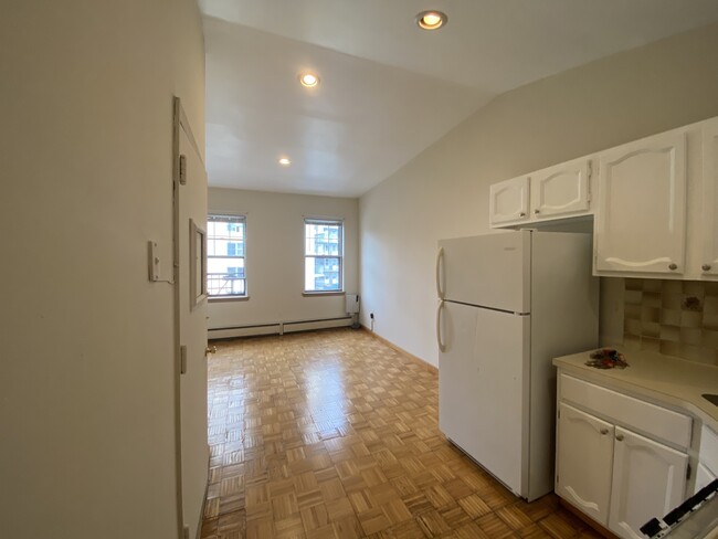 Kitchen-Living Room - 610 2nd St