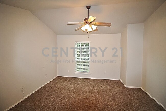 Foto del edificio - Cute & Clean 2-Story 2/1.5 Townhome in Gar...