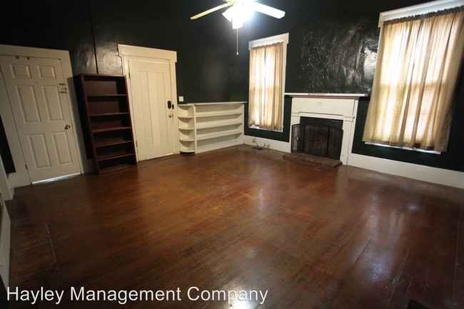 Foto del edificio - 8 br, 4 bath House - 145 E Drake Avenue