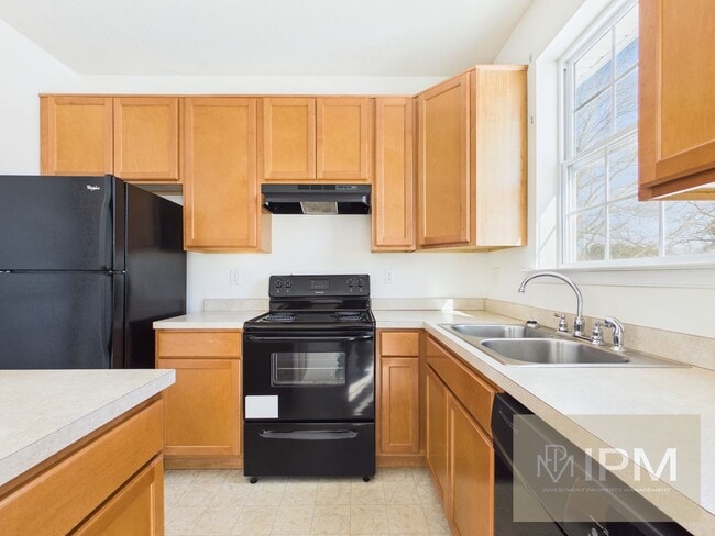 Building Photo - 379 Mesa Ln
