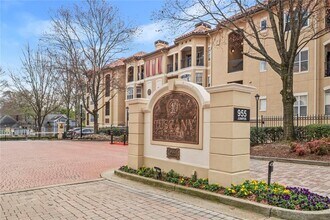 Building Photo - 955 Juniper St NE