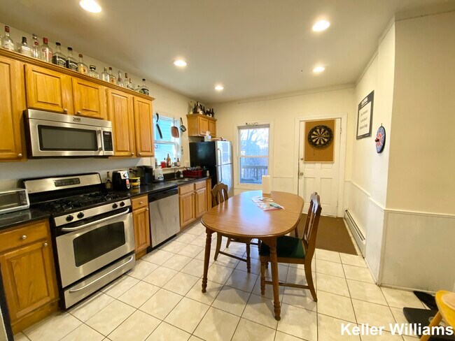 Building Photo - 61 Hillside St