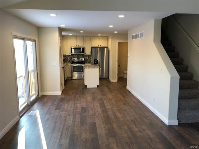 Building Photo - 80 Huntleigh Woods Ct