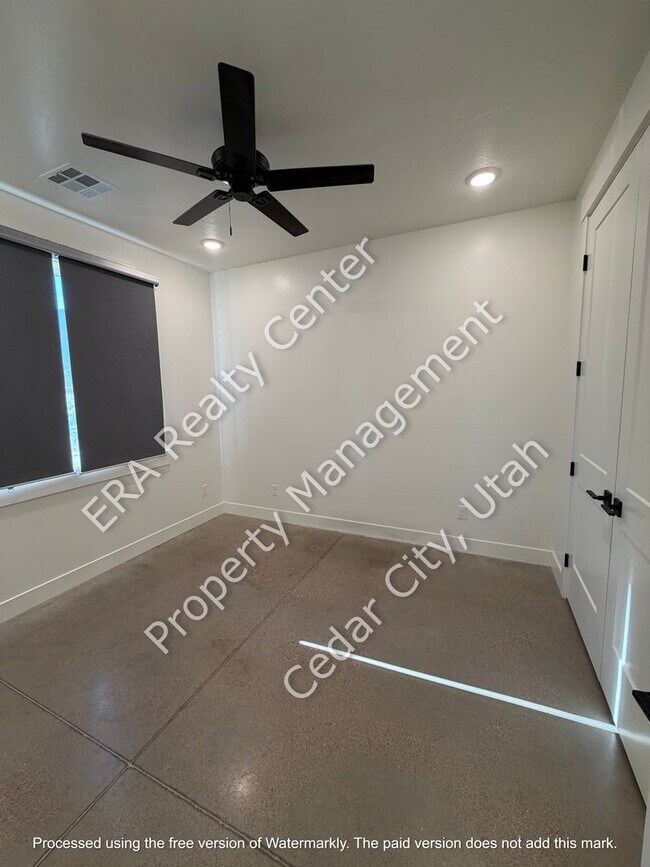 Foto del edificio - Newer Construction - 4 bedroom- 2 bath Single Family Home