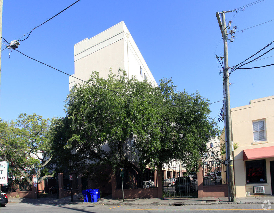 Building Photo - Ansonborough House