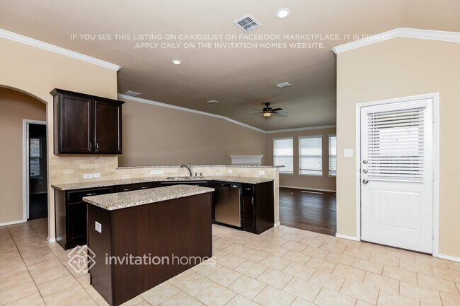 Foto del edificio - 14320 Broomstick Rd