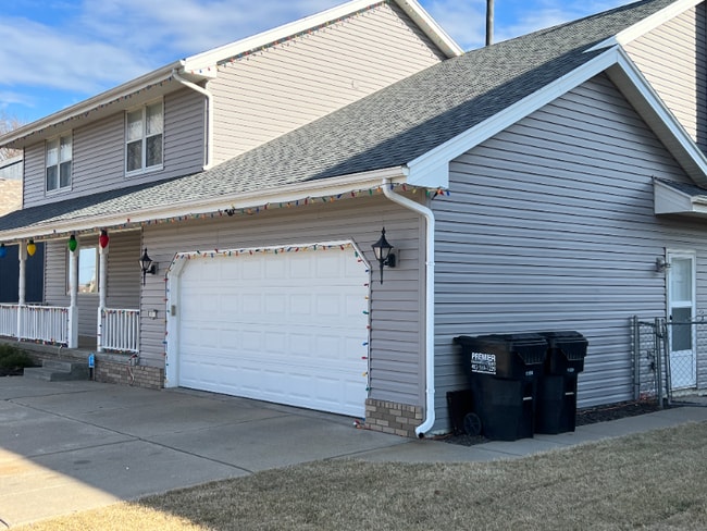 Building Photo - 911 Shenandoah Dr