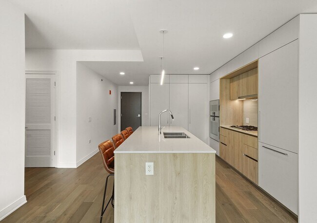 Foto del edificio - 211 N Harbor Dr