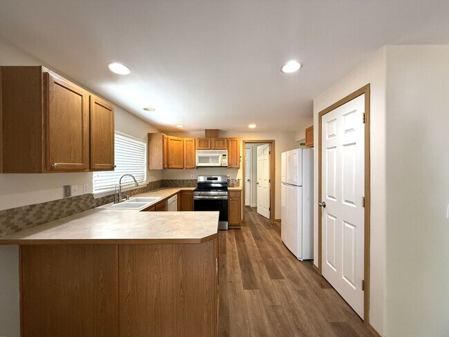 Foto del edificio - Newly Updated Lake Stevens Home - Avail 8/15!