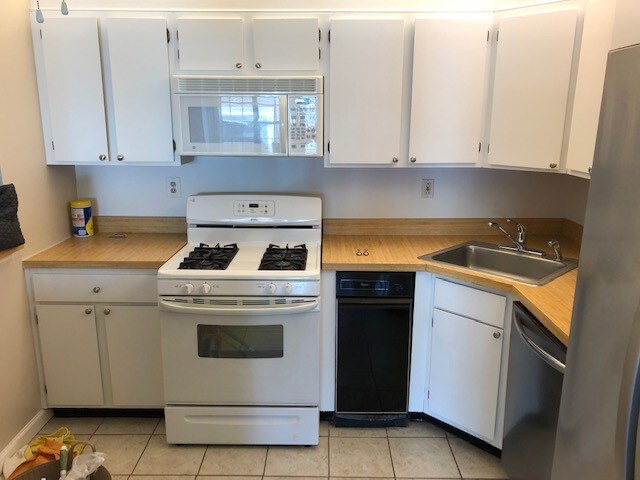Kitchen 1 - 47 Feiler Ct