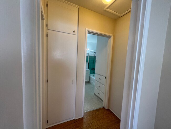 Foto del edificio - 2619 Alvira St