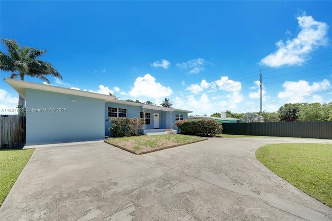 Building Photo - 13521 S Biscayne River Dr