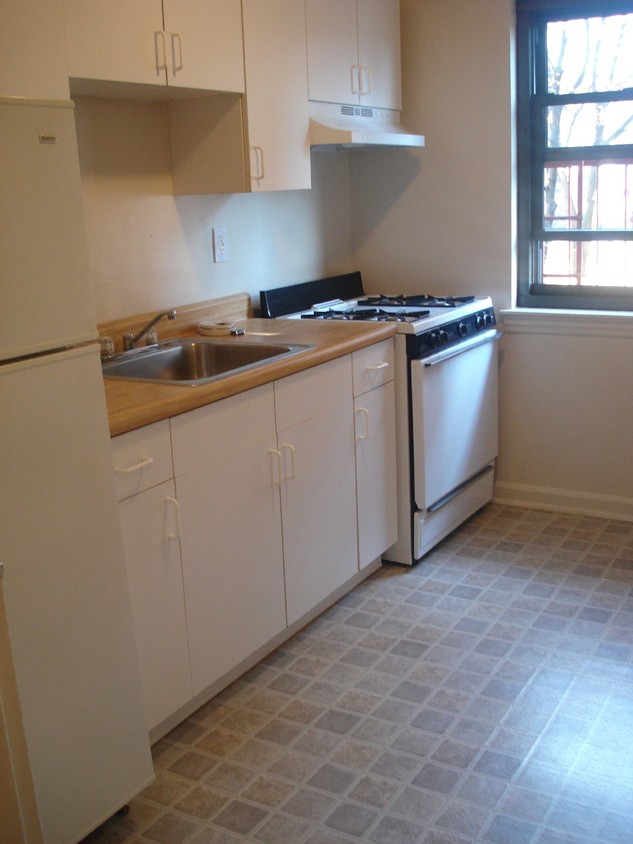 Primary Photo - 508 Broad Ave