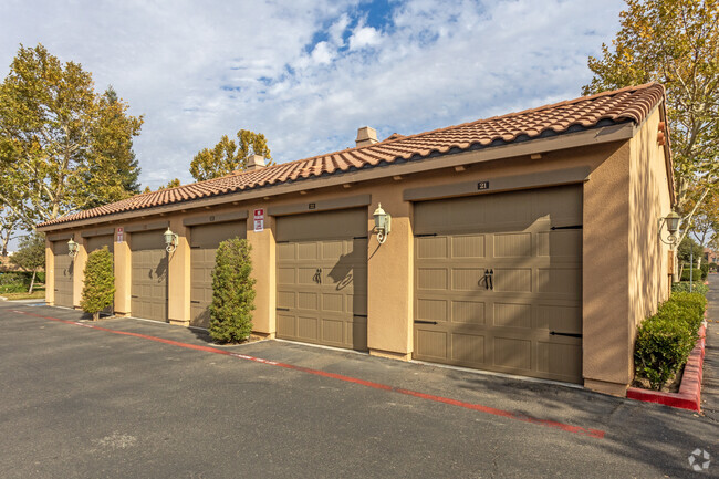 Garages - Marbella Apartments