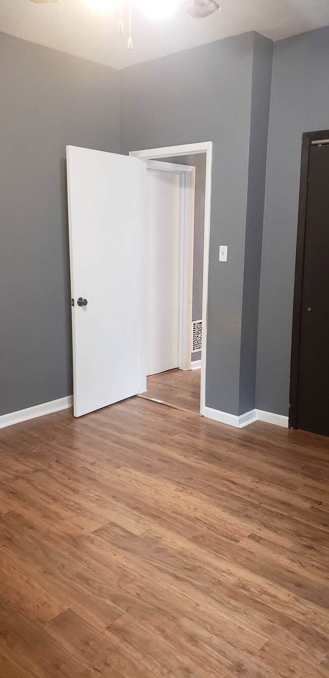 Foto del edificio - 120 S Graham St