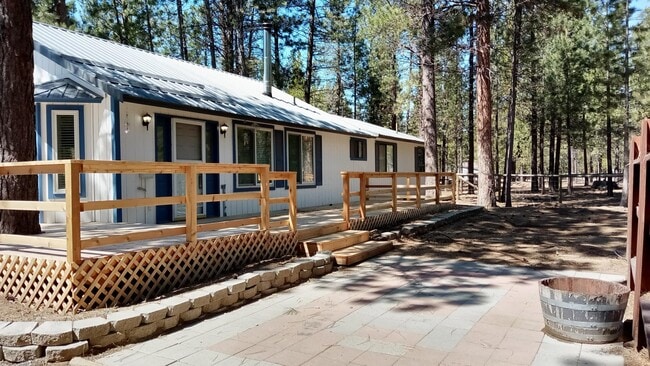 Building Photo - 15218 Ponderosa Way