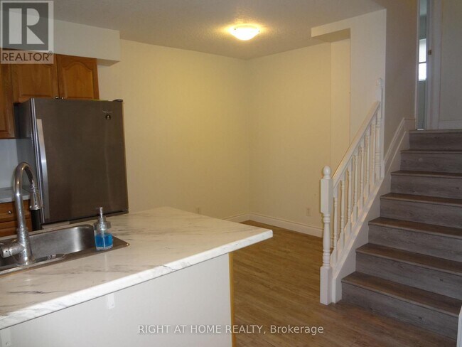 Building Photo - 211 Veronica Dr