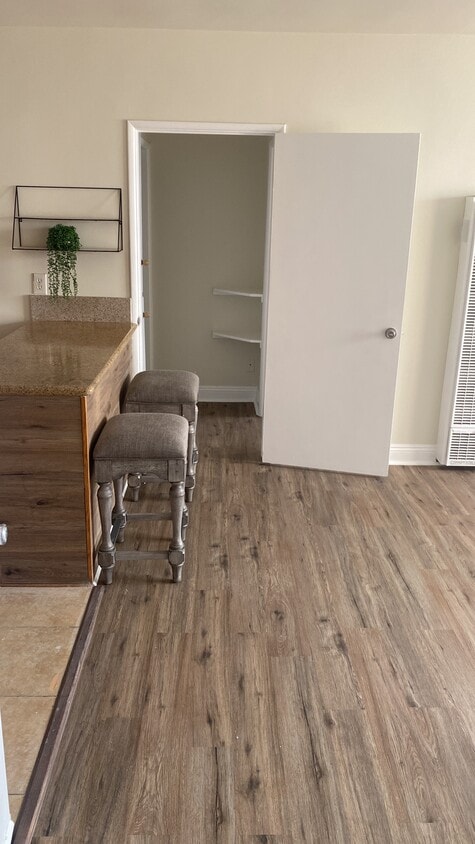 Living room adjacent kitchen - 4233 Crenshaw Blvd