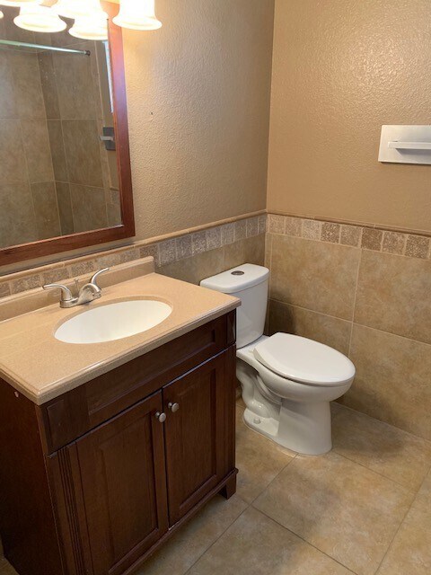 Building Photo - Coming Soon - Smoke Ranch - Community Pool and Tennis New Carpet