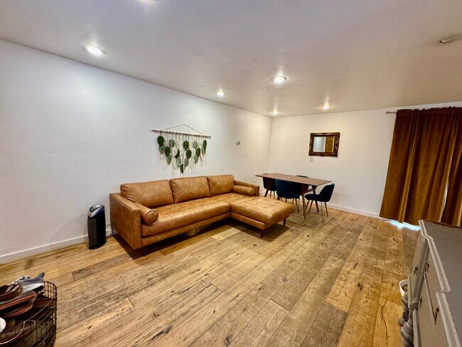 Foto del edificio - 1208 S 32nd St