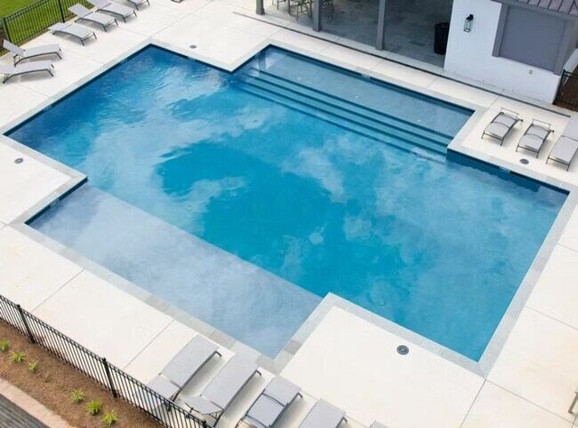 Foto del edificio - 703 Southview Dr