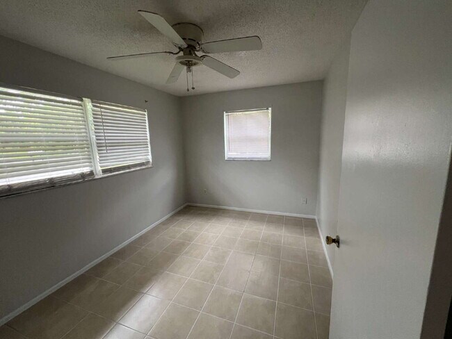 Building Photo - Peaceful Alva Living Near Caloosahatchee Park – Easy Access to SR-80