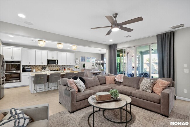 Foto del edificio - 4060 S Thistle Dr