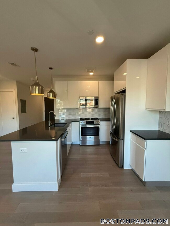 Building Photo - 152 Liverpool St