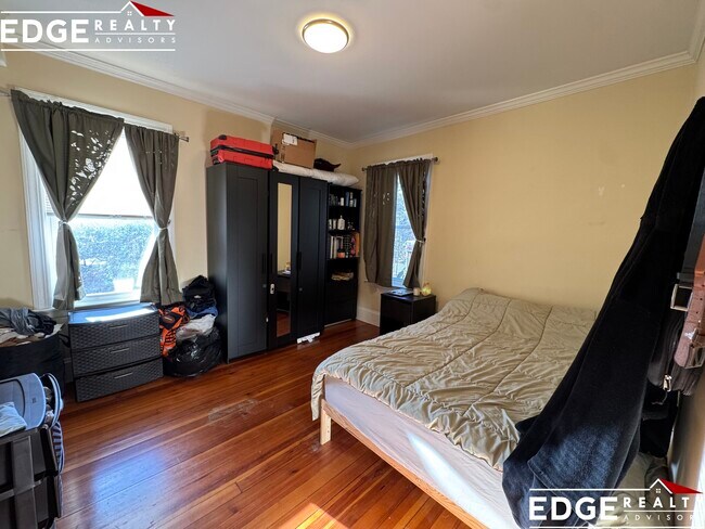 Foto del edificio - 136 Summer St