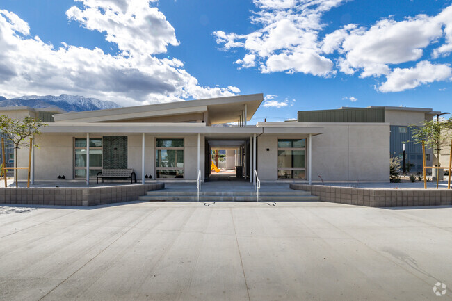 Foto del edificio - Monarch Apartment Homes