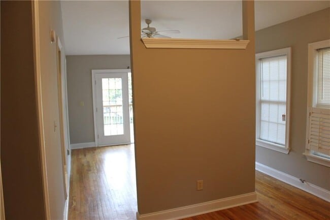 Building Photo - 1820 Monroe Dr NE