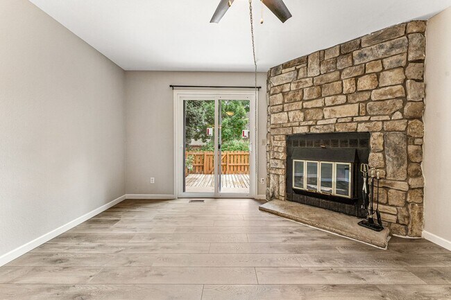Foto del edificio - Cozy Condo in the Heart of Sunstone!