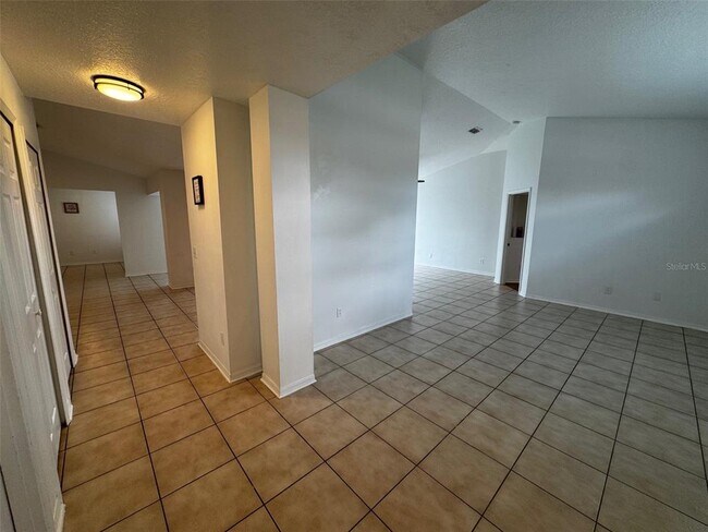 Foto del edificio - 5629 Loma Vista Ct