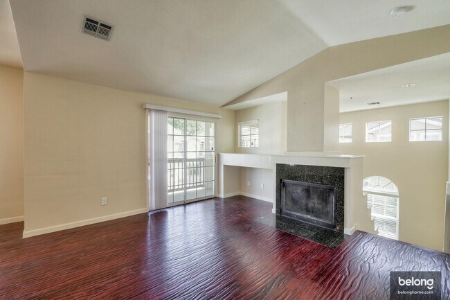 Building Photo - 502 Destiny Ln