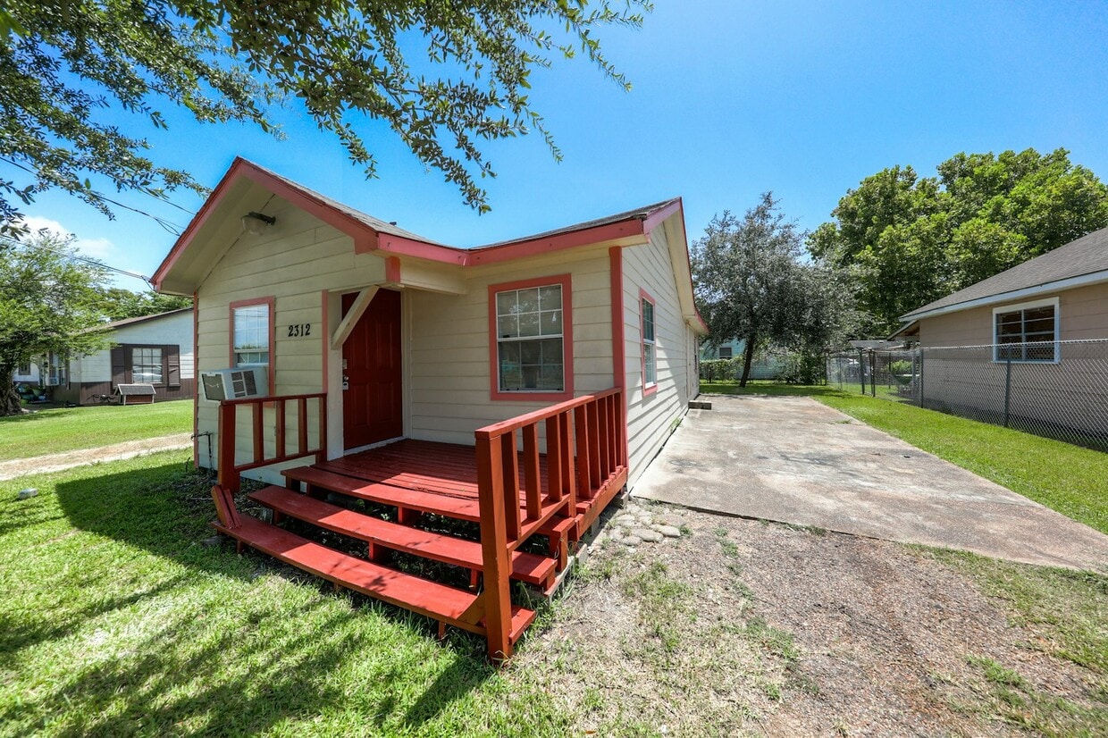 Foto principal - 2312 Carolina Ave