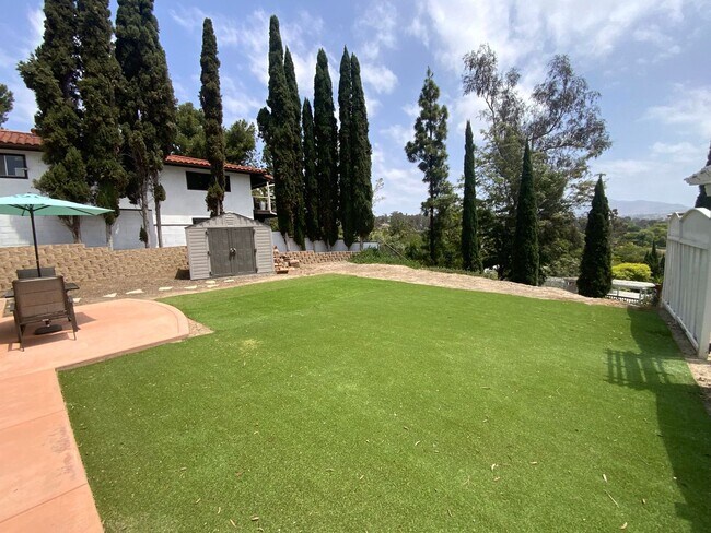 Foto del edificio - Large Private Yard with View- 1BD/BA ADU