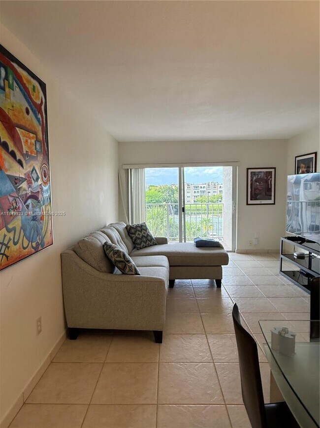 Building Photo - 7765 SW 86th St