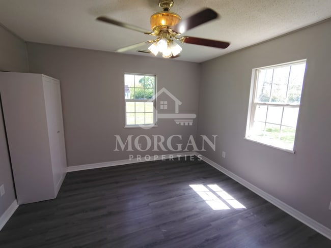 Building Photo - 2203 W 28th St