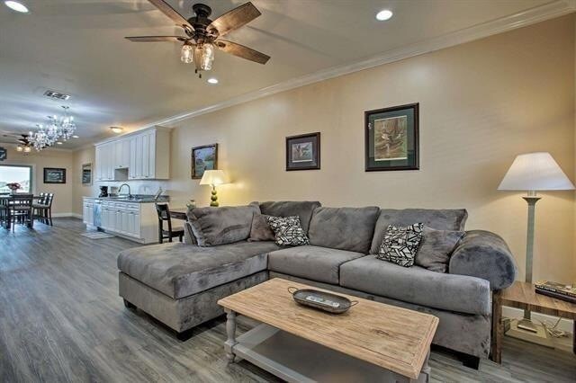 Foto del edificio - 272 Lakeview Dr