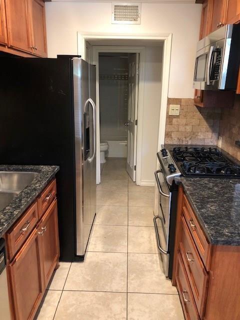 Foto del edificio - 407 E 45th St
