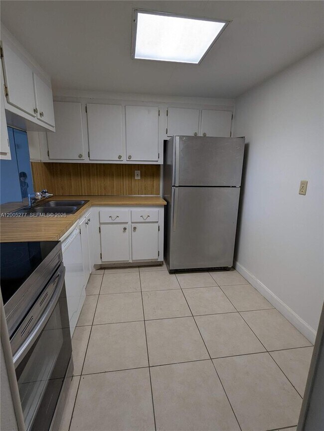 Foto del edificio - 16751 NE 9th Ave