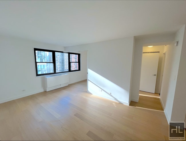 Building Photo - East 39th Street
