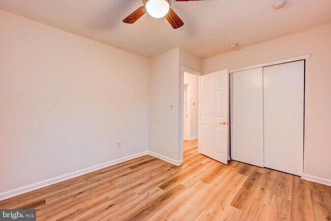 Foto del edificio - 402 Larchwood Ave